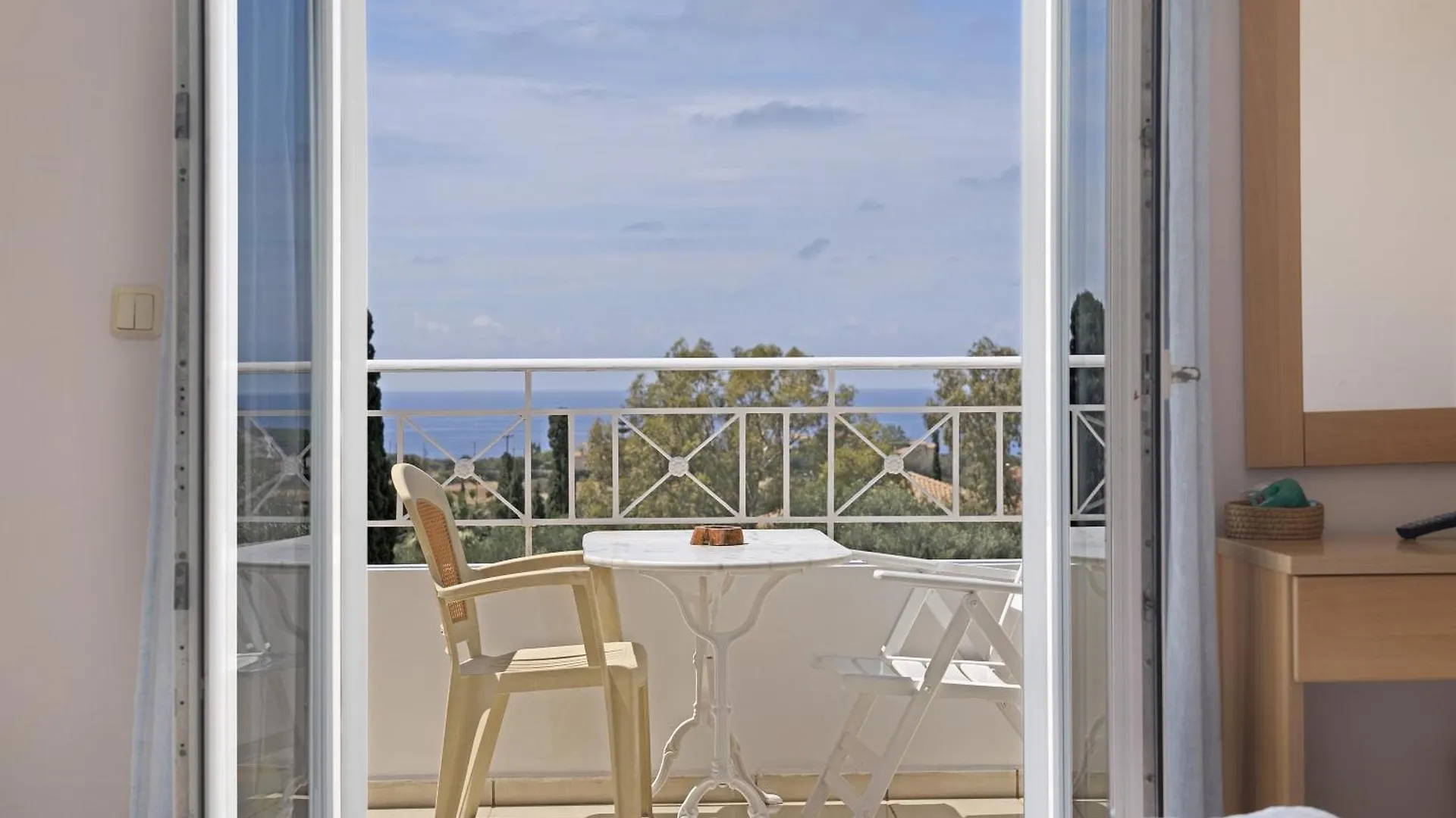 Helena Inn Kefalonia 斯沃伦塔 公寓