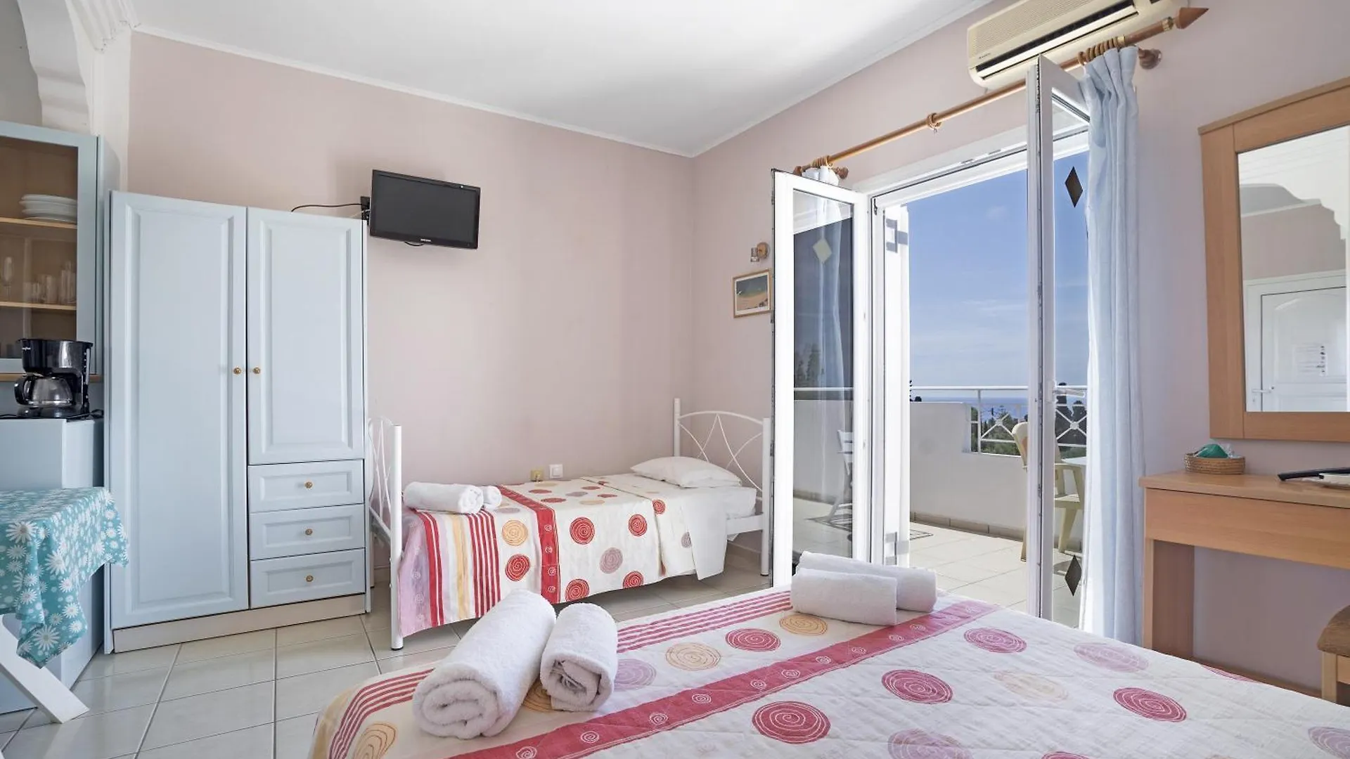 Helena Inn Kefalonia 斯沃伦塔 公寓