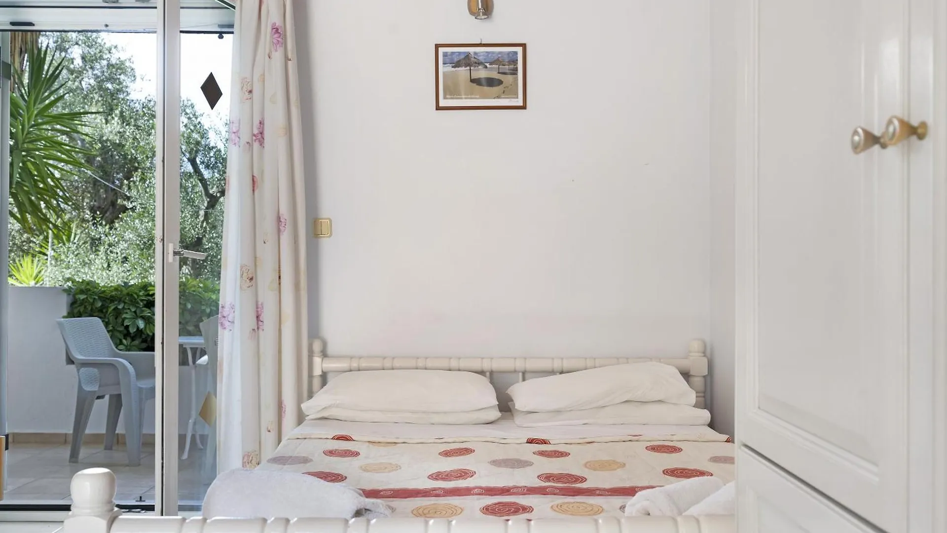 Helena Inn Kefalonia 斯沃伦塔